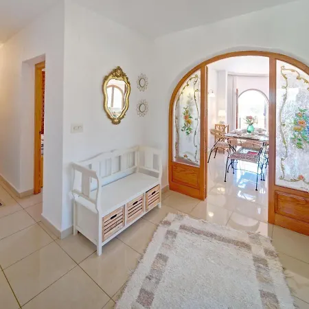 Doris By Interhome Lejlighed Calpe